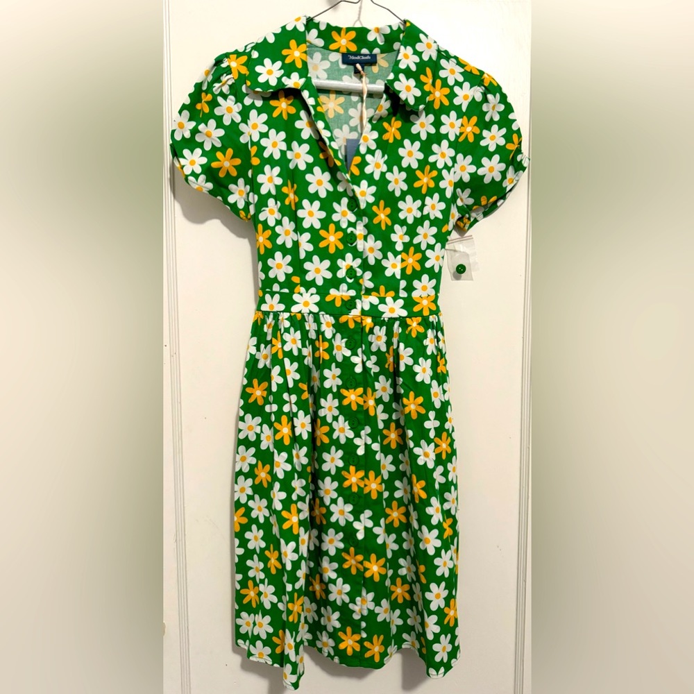 ModCloth retro green daisy dress.